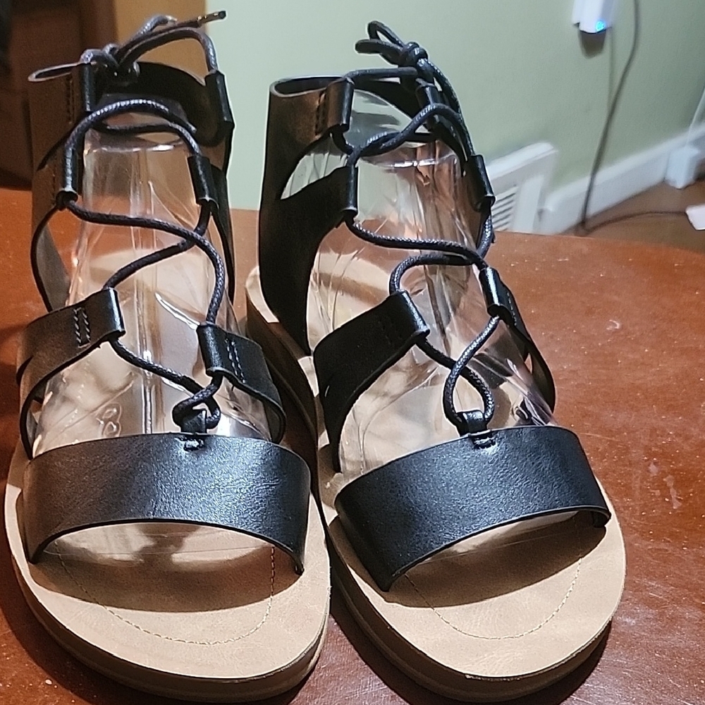 Rouge Helium Black Lace Up Gladiator Sandals Size 9